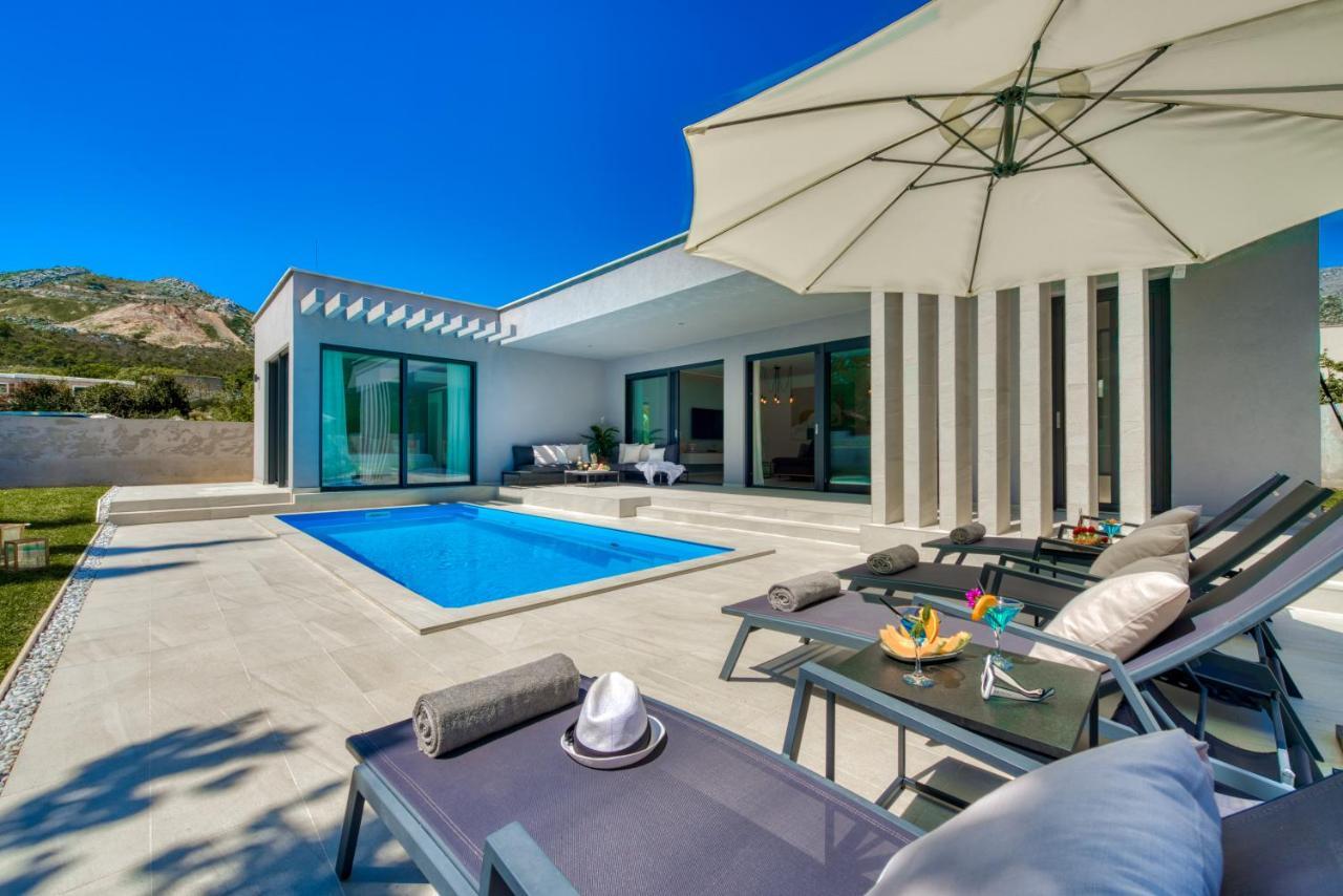Villa Oasis - Your Luxury Home Away From Home Celopeci Exterior foto