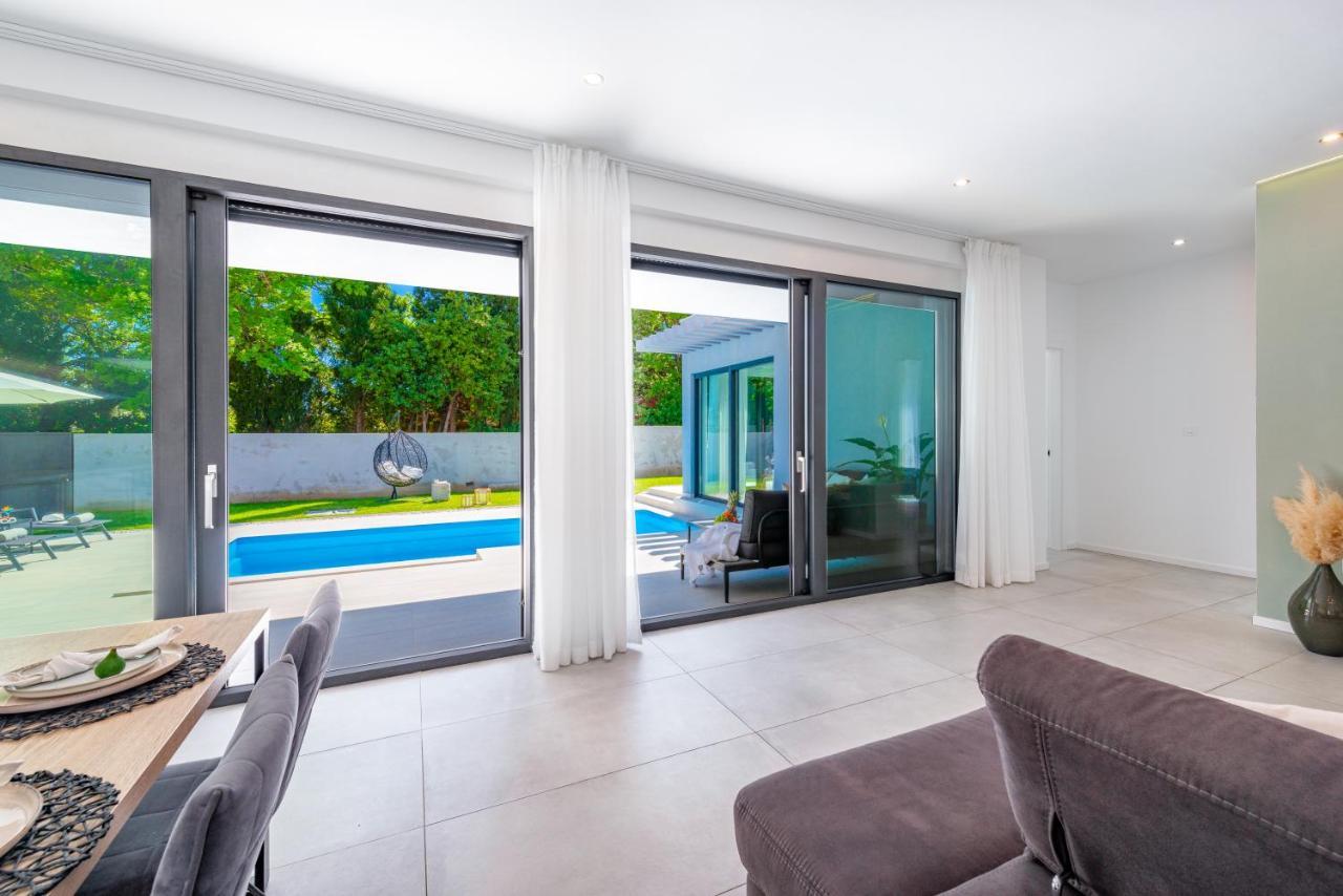 Villa Oasis - Your Luxury Home Away From Home Celopeci Exterior foto
